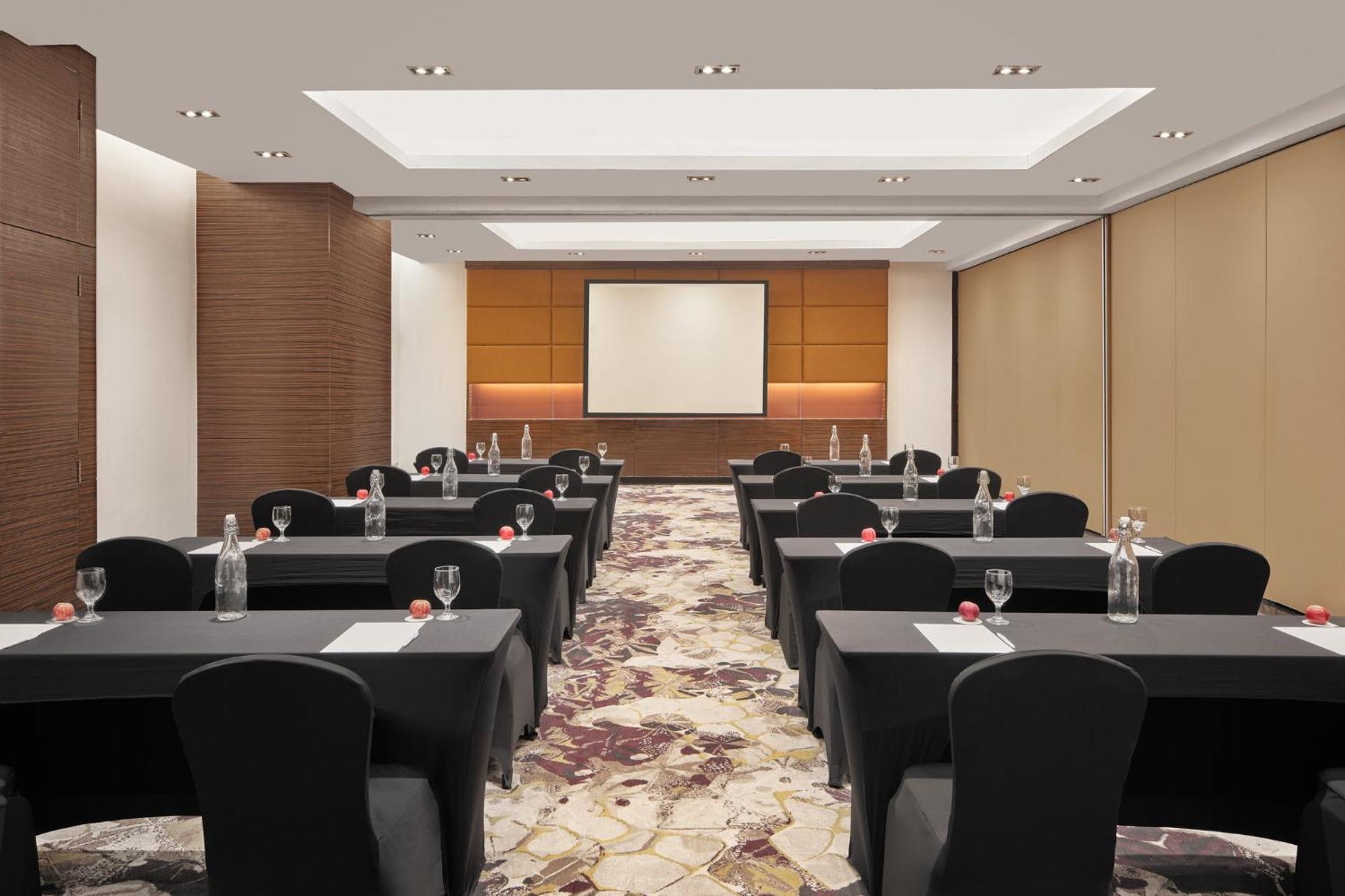Crowne Plaza Manila Galleria By Ihg Pasig City Eksteriør bilde
