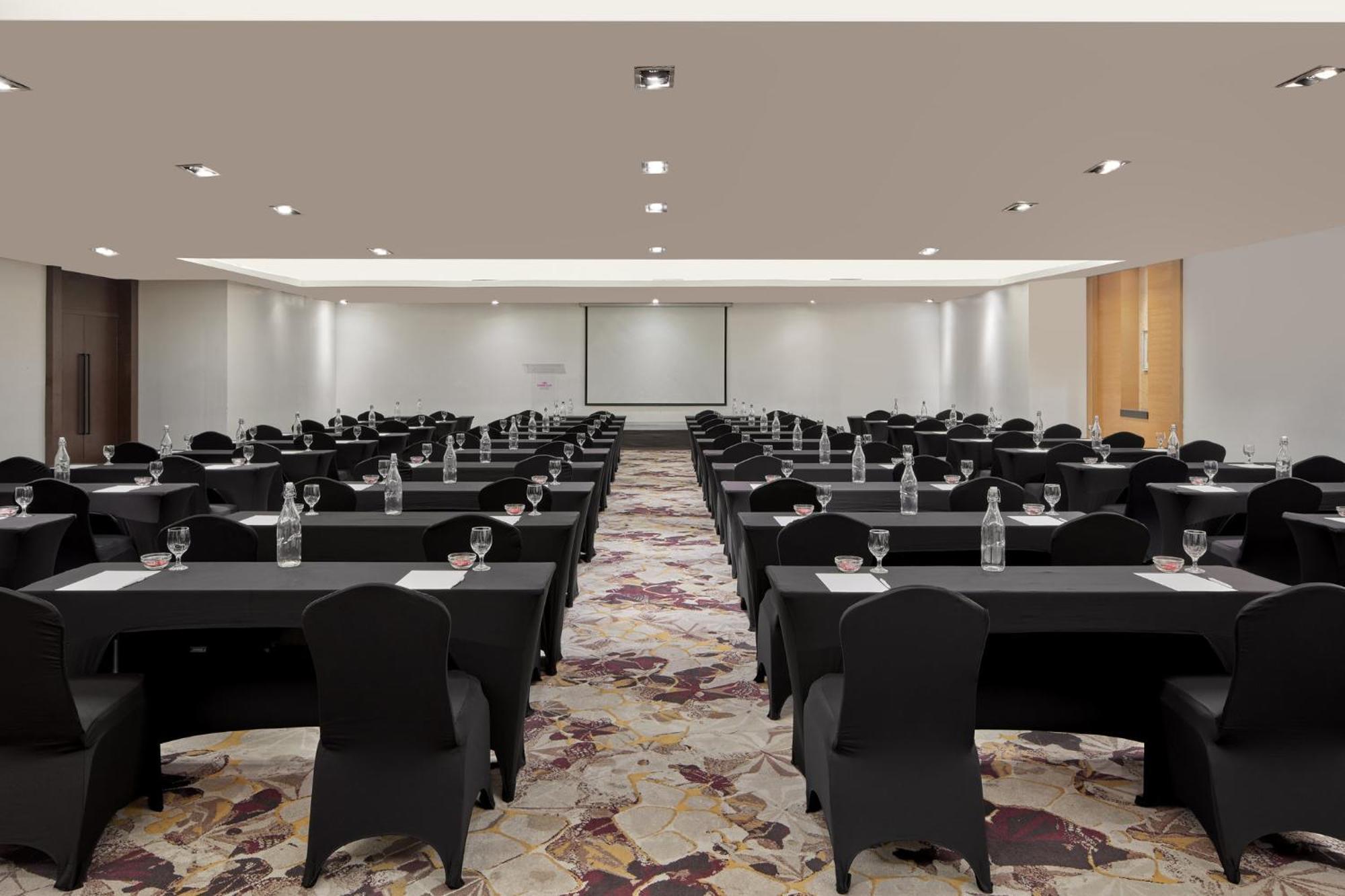 Crowne Plaza Manila Galleria By Ihg Pasig City Eksteriør bilde